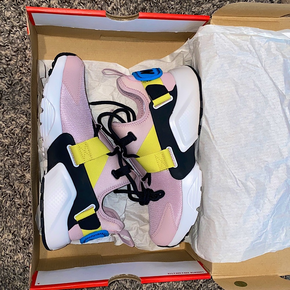 Women’s nike air huarache city low